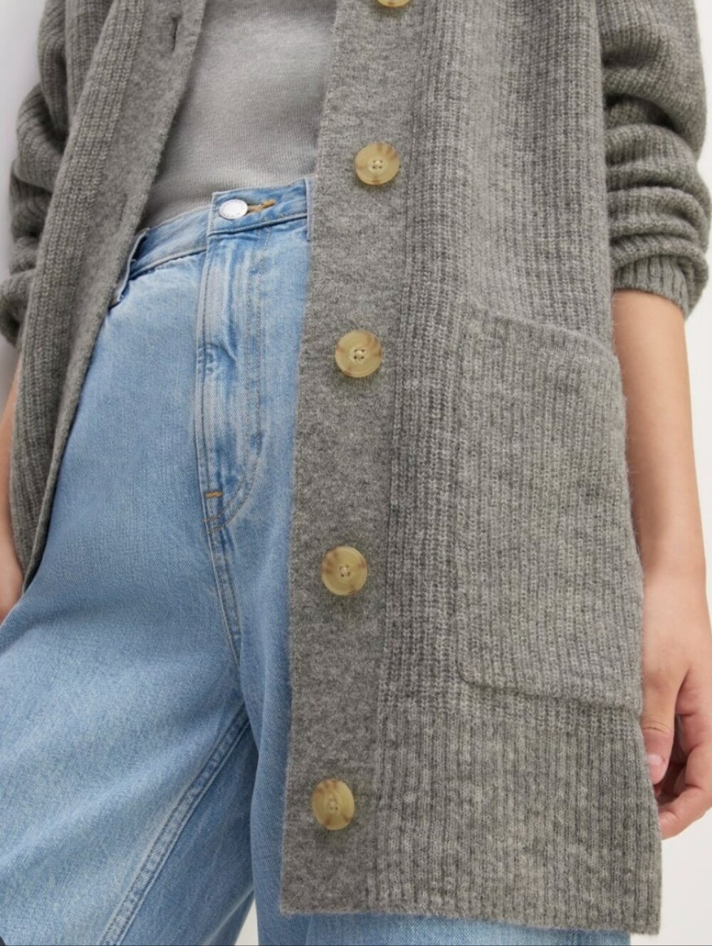 Debut Oversized Heathered Gray  Pocket Cardigan - Picture 2 of 5